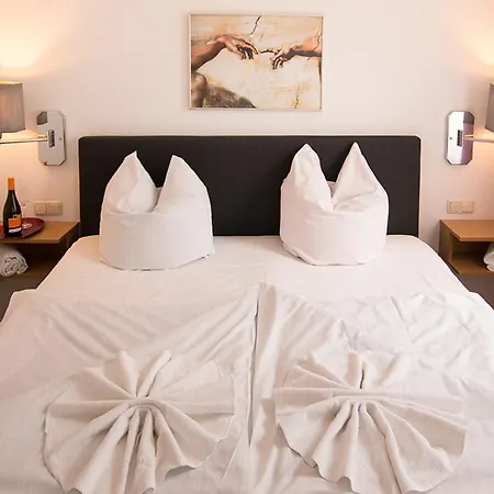 Hotel- Und Parkcafe Bad Berneck Hotel *